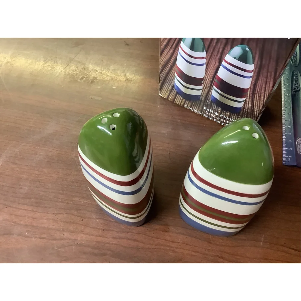 Quattro Salt And Pepper Shakers Ceramic